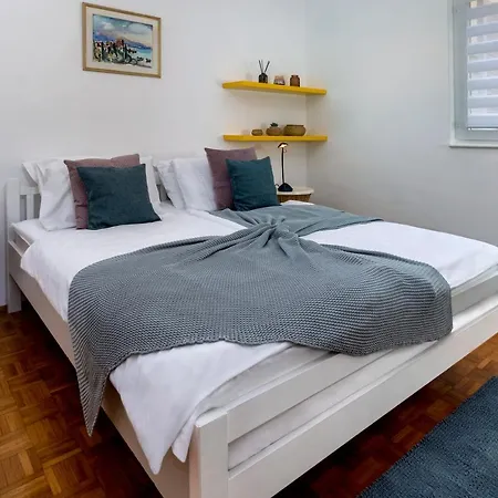 Apartman Seaview פורץ